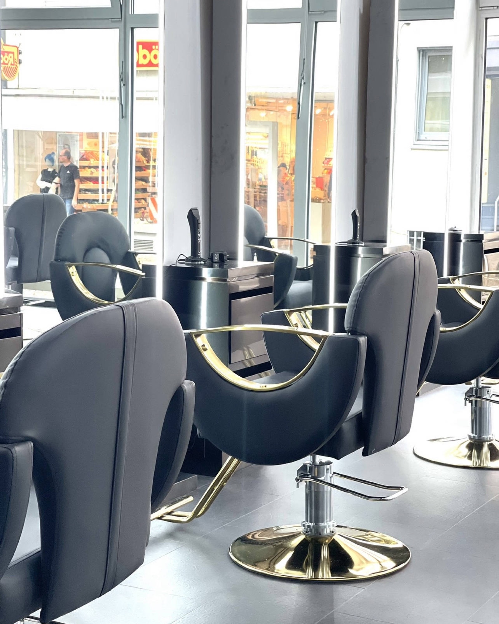 Le StelOra Haarstudio by Stella – Freiburg im Breisgau
